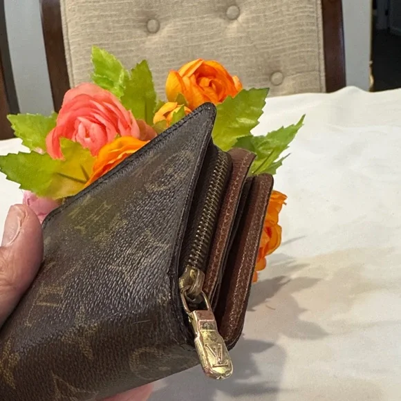 Authentic Louis Vuitton Compact Wallet - Picture 3 of 11